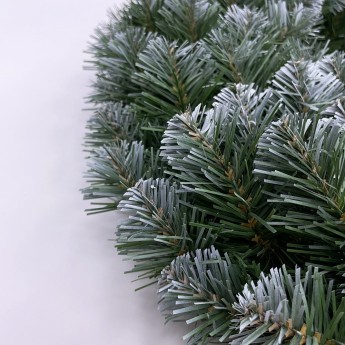 Венок хвойный Колорадо TRIUMPH TREE диам 45 см заснеженный